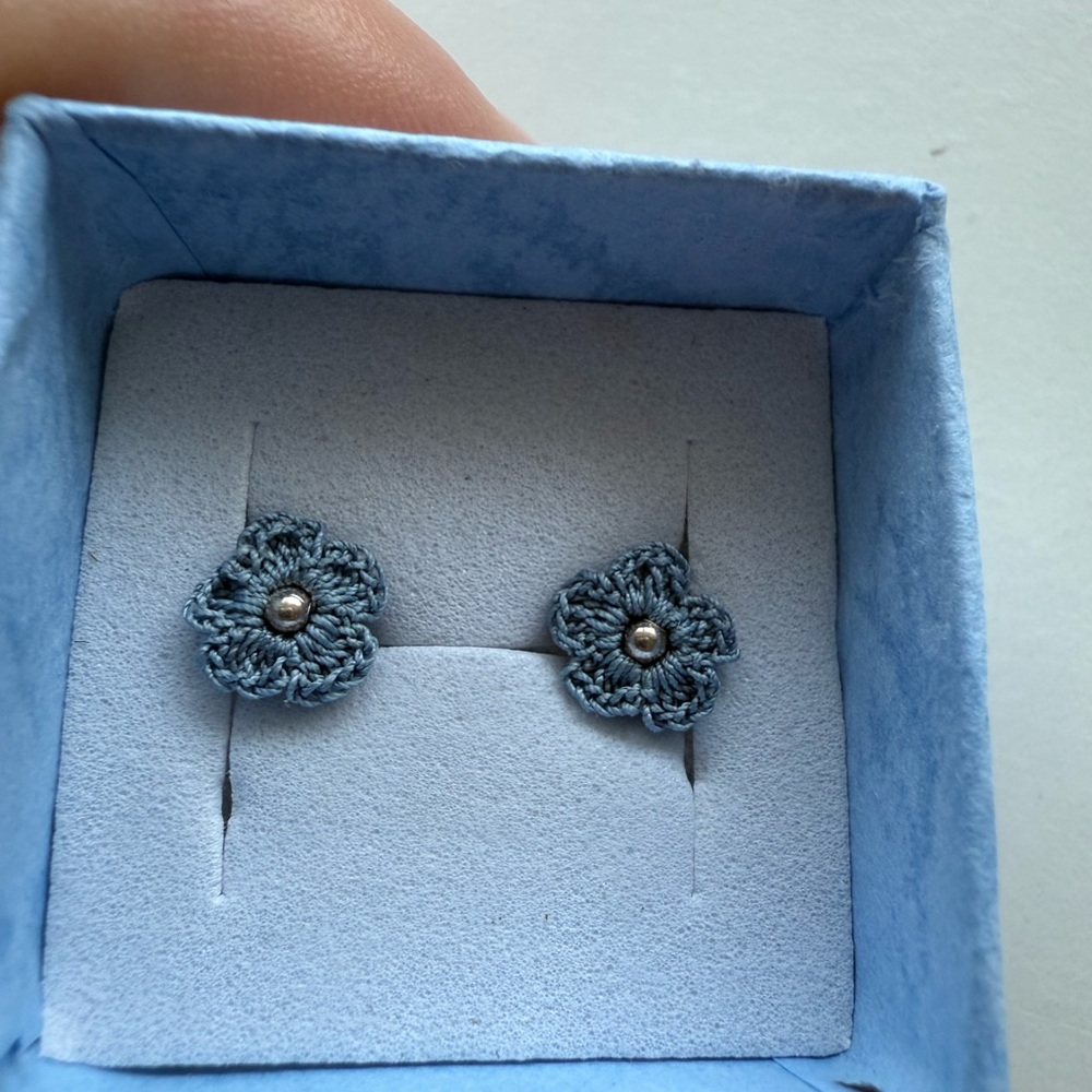 Sterling Silver Crochet Daisy Flower Stud Earrings